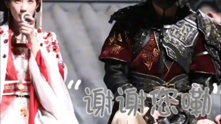 Lý Nhất Đồng có con bọ trên chân, cuối cùng cũng xem được nửa sau rồi!