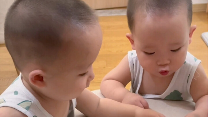 แล้วพวกเขาแต่ละคนกินไปกี่ชิ้นล่ะ?