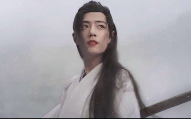 Zoom in on Zhanzhan’s face—she’s truly breathtaking! So gorgeous～
