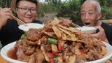 How to Make the Sichuan Sauteed Duck with Ginger Shoots in Home