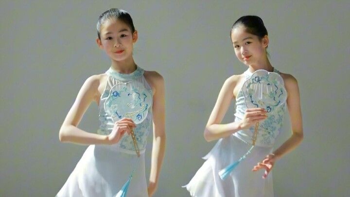 Jin Chen's Classical Dance Performance of "Blue and White Porcelain"
