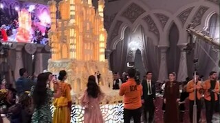 最适配公主王子婚礼的蛋糕，一座3.7米的巨型城堡蛋糕