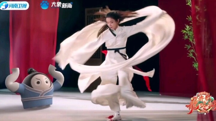 Those who don’t understand how beautiful Li Yunxiao’s water sleeves are are really in trouble.
