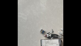 看完《南京照相馆》后，我把我的万代超1号给砸了