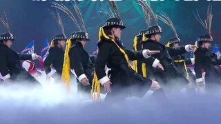 The Diqing State Song and Dance Troupe performed the Lisu dance "Ga Chi Na Sa"