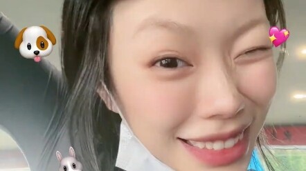 So adorable! Is there anyone in the whole world who doesn't know Wan Nida has gotten her driver's li