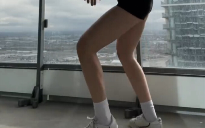 Cao 174, nặng 120, mỹ nữ chân thịt