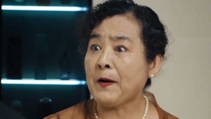 “65-Year-Old Grandma Gets a Starbucks” — The Chinese Version of “Family Guy”