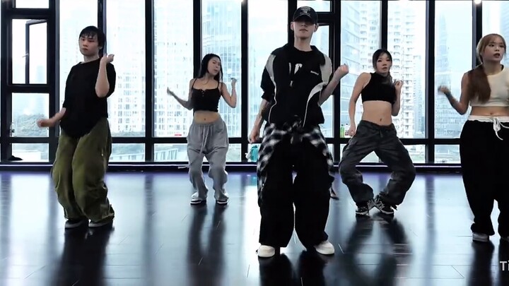 I want everything I want "Throw A Fit-Tinashe" #TianbaoChoir