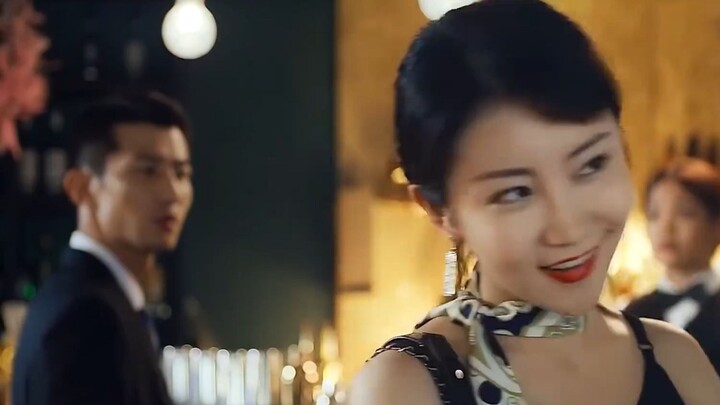 Man Meets a “Wine Companion” on His Very First Blind Date