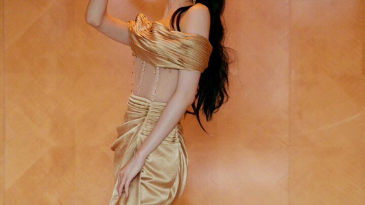 Tôi nói thật không ngoa chút nào, cô ấy là nữ minh tinh duy nhất trong giới giải trí nội địa khiến t