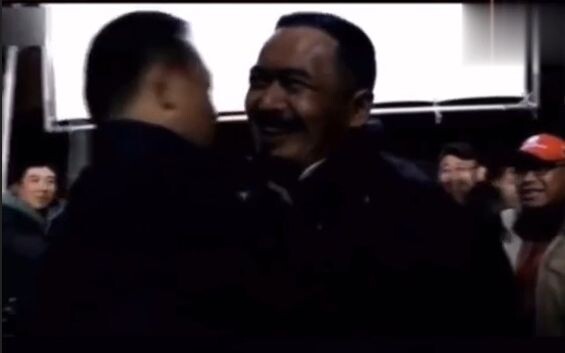 Sang guru bukanlah cinta sejatimu, melainkan Tuan Huang! Kembang api ini mengatakan semuanya!