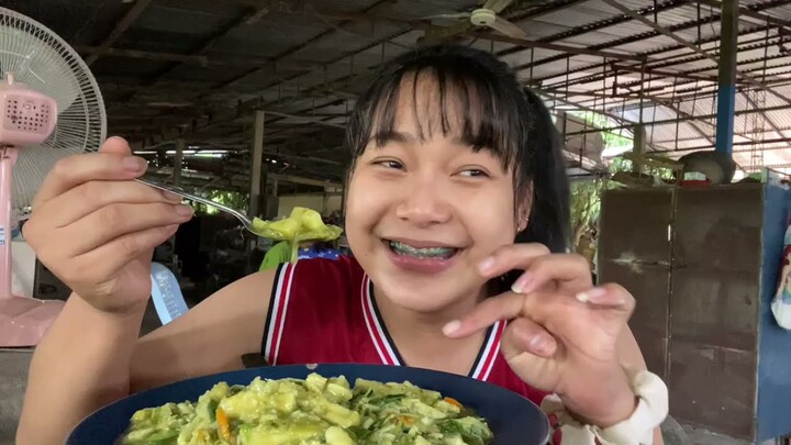 แกงหน่อไม้ยามเช้าๆ🍲🌤บรรยากาศทุ่งนาหมอกสวยๆ✨💕