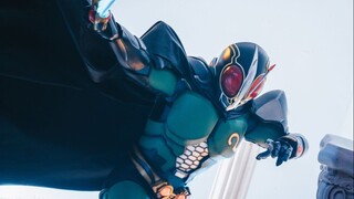 Pemodelan Kamen Rider BLACK RX Reiwa mengalir keluar (semu)