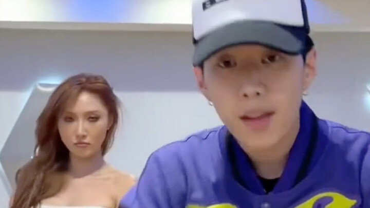 【Hwasa x Jay Park】Thử thách “I Love My Body”! Sao cuối cùng CEO còn vén áo vậy hahaha