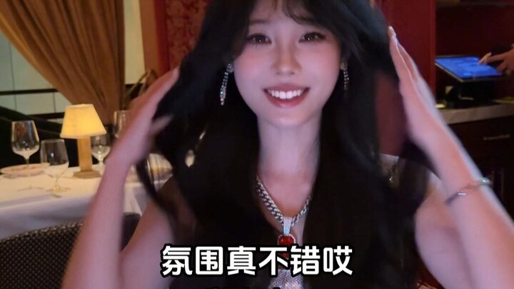 How many times does a girl have to apologize for one meal? Wait and see—eventually, that person look