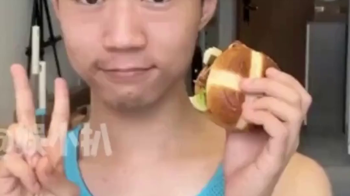 Saat nggak ada bahaya, teman sekamar justru jadi ancaman terbesar.