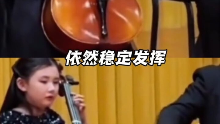 That’s just how our little girl is—she bravely stands on stage and performs the entire time.