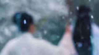 "Cô gái không thể tự chăm sóc bản thân, tôi phải đi cùng cô ấy."