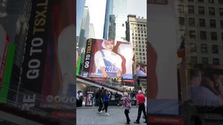 Our Filipino aegis, Global Pop Group #HORI7ON in NY Time Square. Kamsahamnida to our US Anchors! 💋