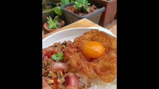 ไข่ดาวกรอบไข่แดงเยิ้มๆ