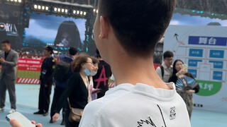 他只是想给青春画个句号