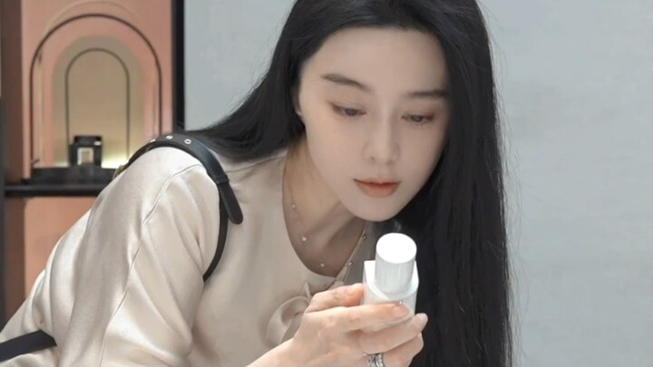【Fan Bingbing】A Little Vlog from a CARITA Paris Store Visit