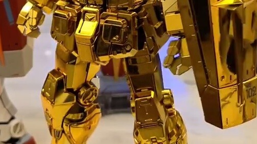 What? The Taipan Pgu I bought for 300 has increased to 360? We should attack the Zeon to celebrate.