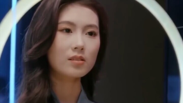 【เต็มเรื่อง】ซีอีโอพันล้านแกล้งปลอมตัวเป็นหนุ่มจนและแต่งงานฉับพลันกับหญิงสาว