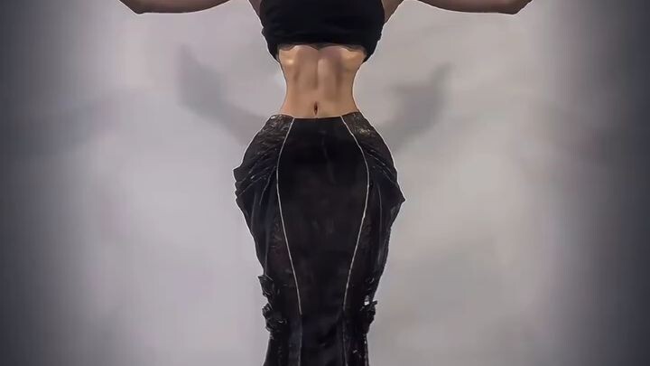 you better run don't let me catch you 你最好快跑，别让我抓住你。