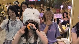 关于张艺兴演出完我在海底捞继续开演唱会(bushi