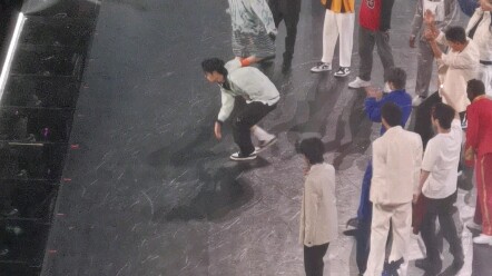 这街-王一博开场