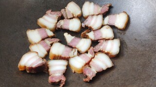 A Fresh and Beautiful Girl's Dinner