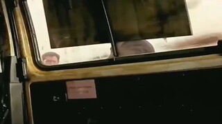 表哥：搭了輛自行车不说，枪也没给钱 房子也白住了，临走烟也给我顺走了。。。