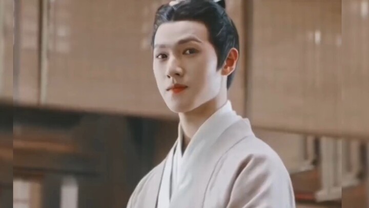 It's amazing. I actually saw excellent ancient costume etiquette in a show person.