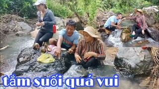 Trải nghiệm cùng với chồng Tư đi suối quá vui