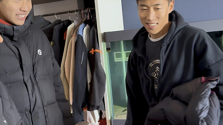 Taking my nephew to see Wang Ze—oops, I meant reporting to Director Gong #running#marathon#sportsstu