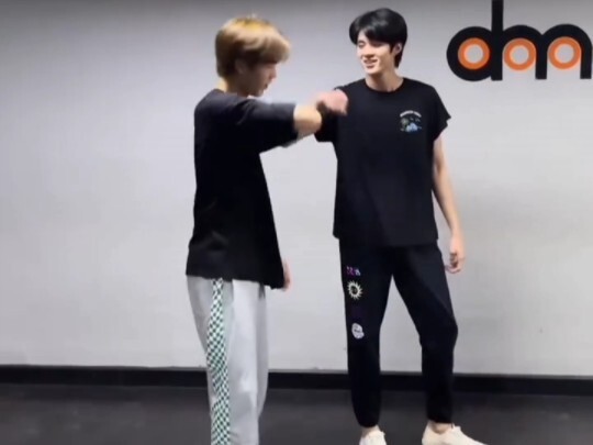 He's one of the few LGs in Thailand who can keep up with LP's dancing (Chacha seems to be exhausted)