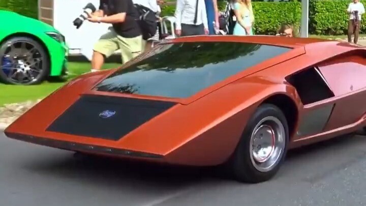 รถยนต์ลันเชีย สตราโตส ซีโร่ ปี 1970 จากอิตาลี ยังเคยปรากฏในมิวสิกวิดีโอ “แบล็กออร์ไวท์” ของไมเคิล แจ
