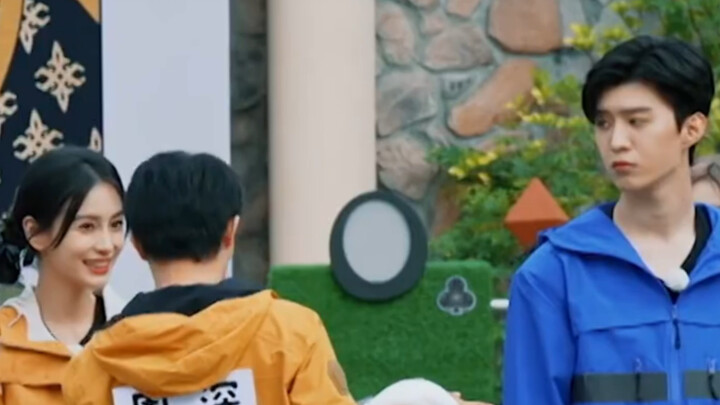 كيف لا أشعر بالأسف؟ أنا من تعرّفت إليك أولًا. تساي شوكين × أنجلابيبي × فان تشينغتشنغ