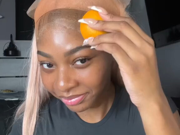 黑人小姐姐原来是这样戴假发的