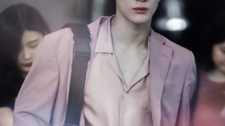 The most alpha emperor-type lead of the 00s, hormones overflowing the screen