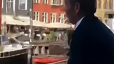 ลุงใหม่ขี่จักรยานยังสง่างามเลย