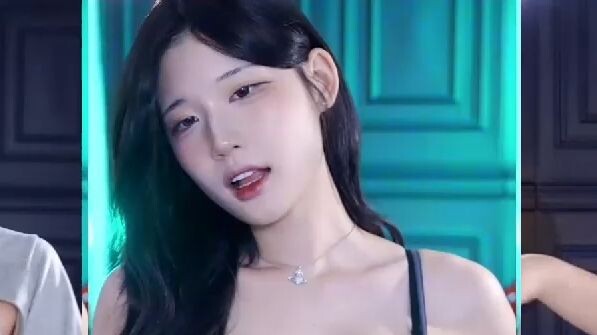 Duduk di wajahku (◠ڼ◠)