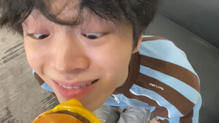 رجاءً أعطِ القطة البرغر