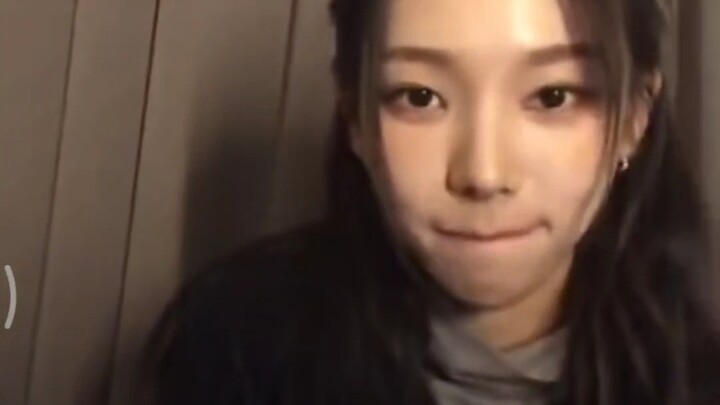 [CC Cut] Winter explains the group variety show 😭 Tear-jerking moment (during Karina’s livestream)