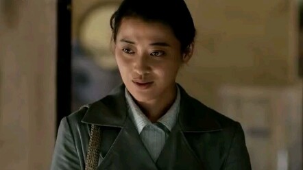 When An Jie visits An Xin, he casually brings up how much the neighbor charges for babysitting...