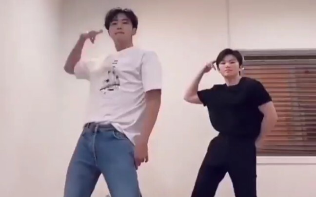 【svt】【كيم تشونغ هيا】هل هذا يعني أنني سعيدة جدًا لأنني معجبة بالفريقين؟！！！