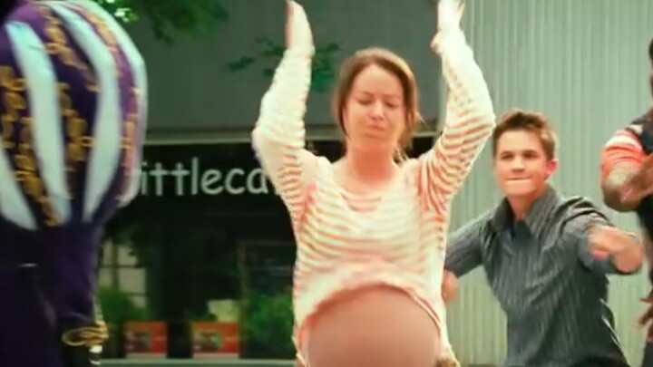 A ten-month pregnant woman is actually breakdancing!