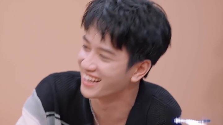 [Ao Ziyi] I saw myself in him. I am so cautious because I have never made a firm choice.